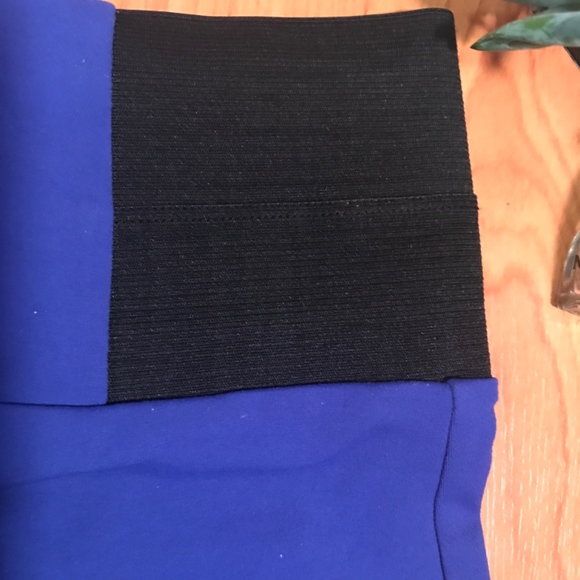 Electric Blue short Skirt for your Curves - Picture 3 of 4